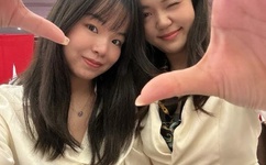 你看你的水喷得到处都是若若